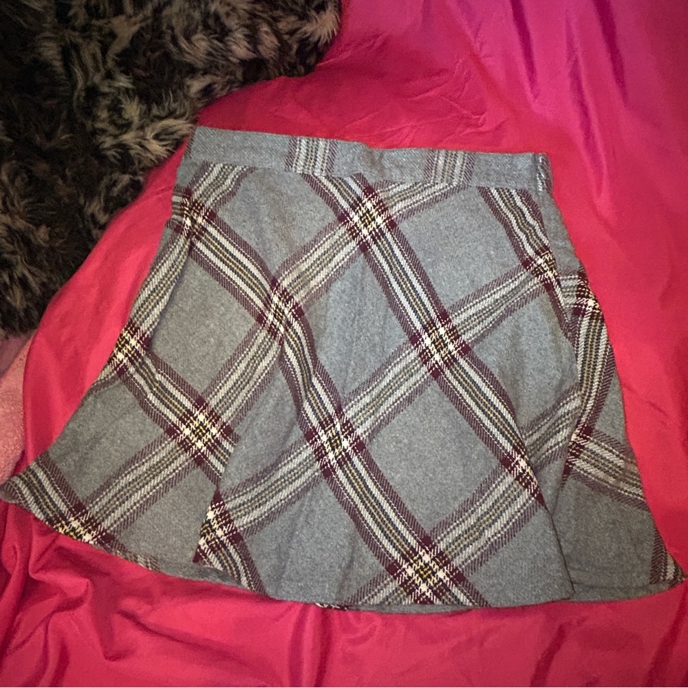 plaid mini skirt - dark academia prep school aesthetic